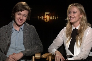 Nick Robinson & Maika Monroe - The 5th Wave - The Preston & Steve Show