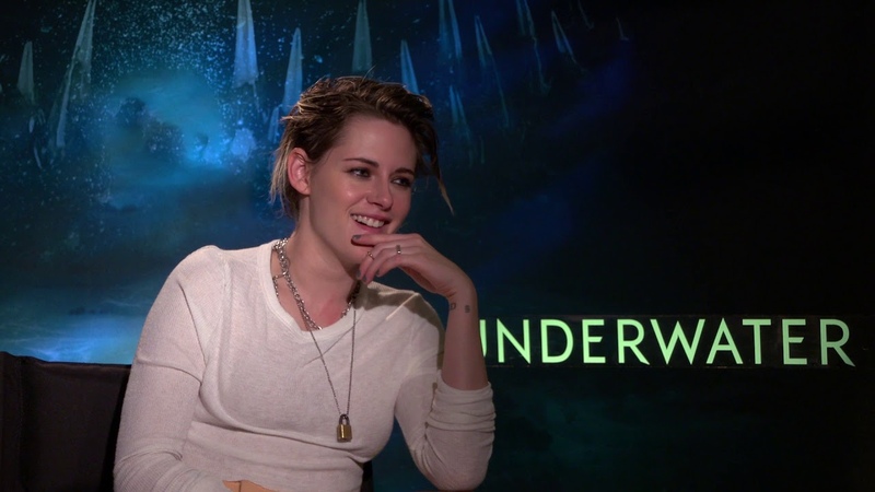 Underwater Kristen Stewart Plays Underwater vs