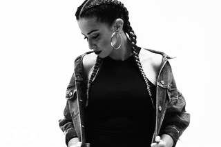 Kenza Farah - Fais Le Job (Remix)