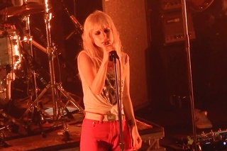 Paramore - Hate To See Your Heart Break Live @ Palladium Kln