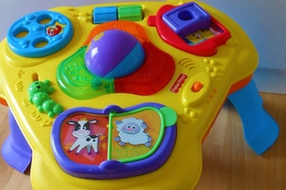 Fisher Price Brilliant Basics Lights & Sounds Activity Table