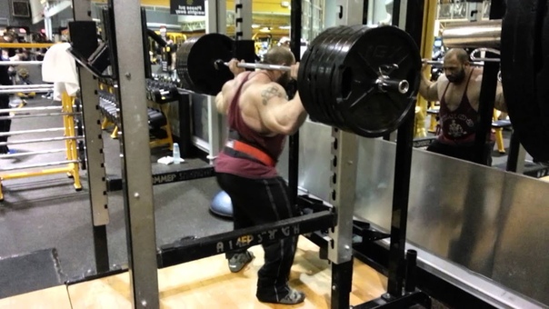 585 x 10 reps IFBB pro Amit