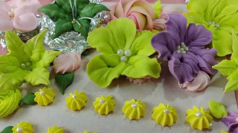 Flores de Glacê Real no Ponto Certo para Decorar Docinho e Bolos para