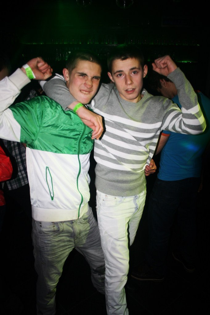 Пашок Ледовский IIe}I{oH | Los Angeles