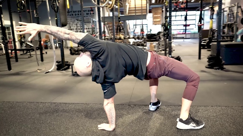 8 Hip And Thoracic Mobility Exercises For Your Morning or Recovery