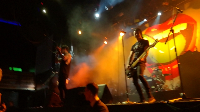 falling in reverse bad girls club (live