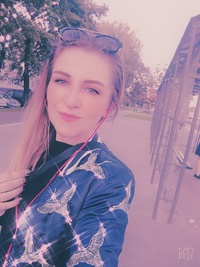 Оленька Жукова