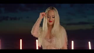 Albulena Ukaj - Je larg