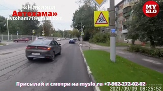 Накажи автохама: два Renault Arkana не пропустили пешеходов