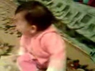Прикольный смех у девочки