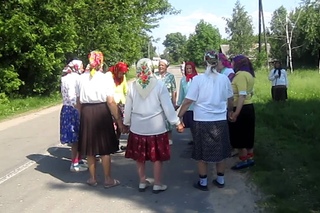 с.Яловка Красногорского района Брянской области. Хороводная круговая песня.