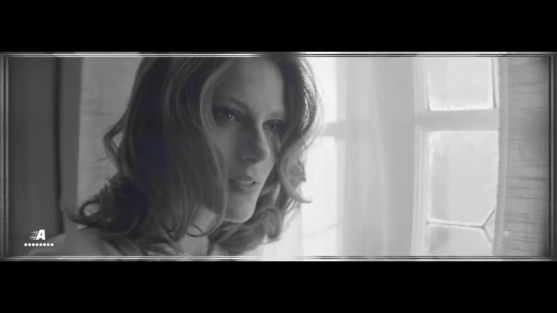 Wayne Lange ft. Mandalay Walking in the Rain ( Deeper Undergroung
